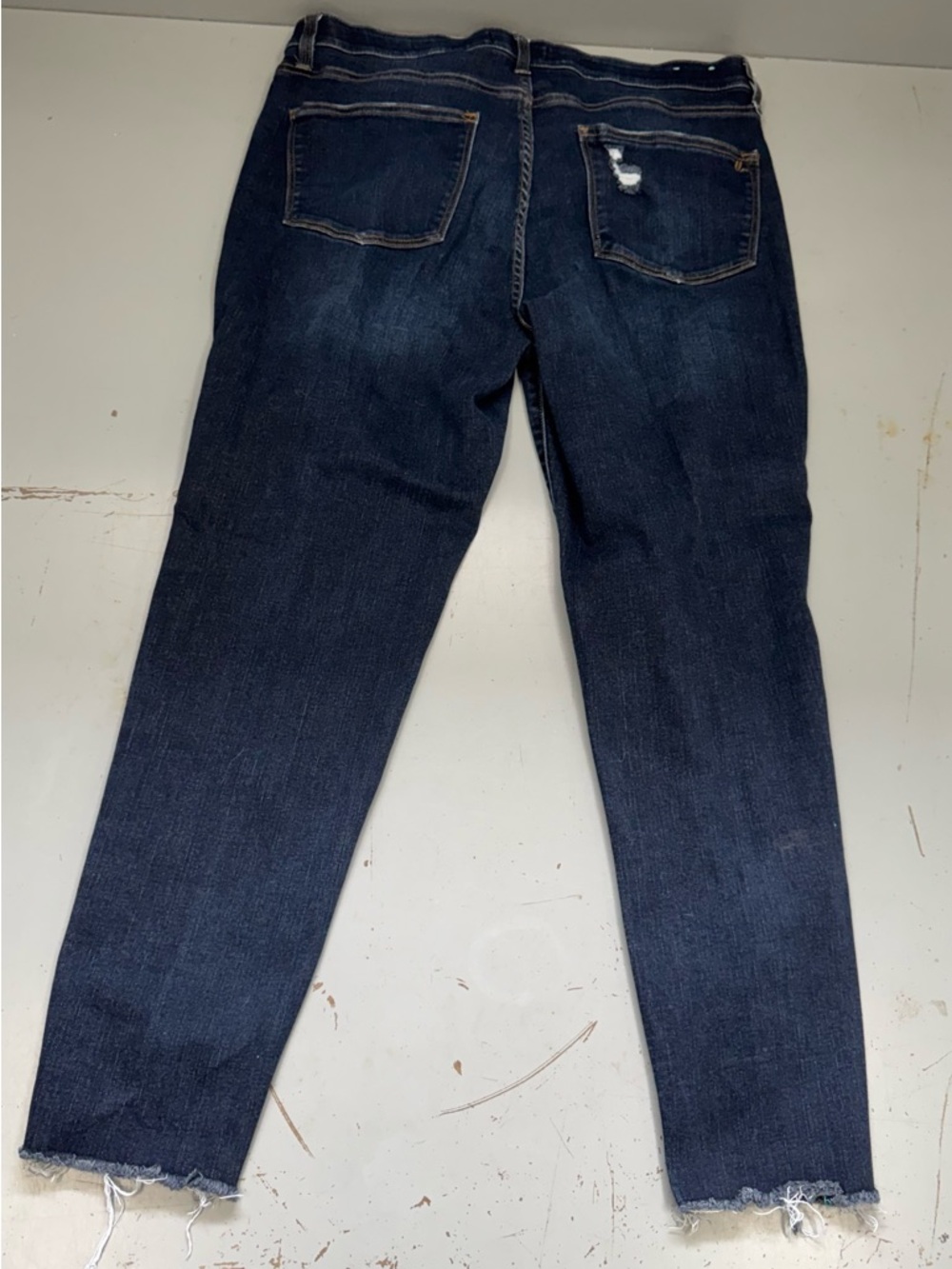 LuLaRoe Distressed Denim Skinny Blue Jeans Women’s Jeans Size 32 Magic Waistband